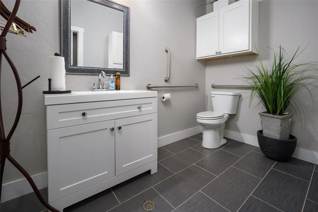 Photo 11 — 101 W Apache Street A, Norman, OK 73069