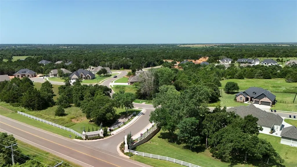 Photo 4 — 8320 Wren Way, Guthrie, OK 73044