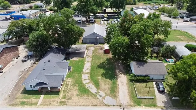 Photo 4 — 412 6th Street, Maysville, OK 73057