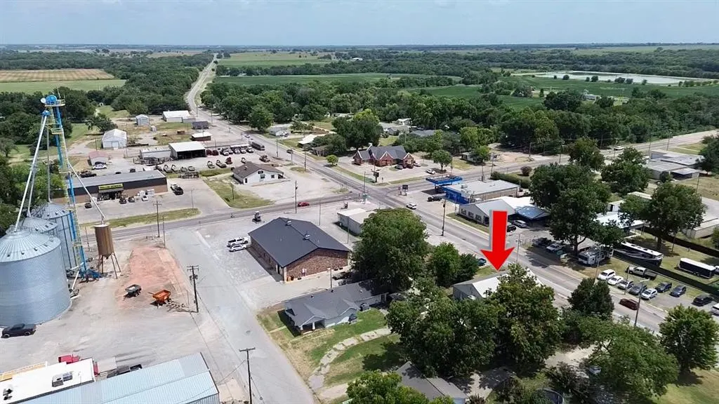 Photo 10 — 412 6th Street, Maysville, OK 73057
