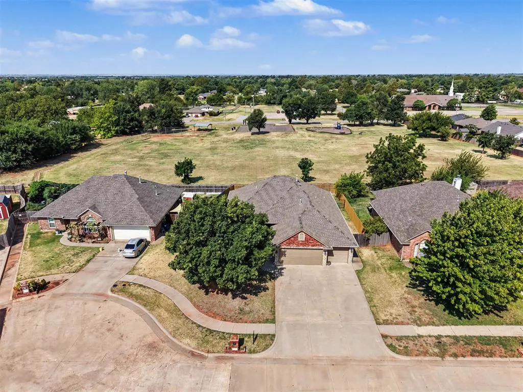 Photo 5 — 1125 S Oakey Drive, Mustang, OK 73064