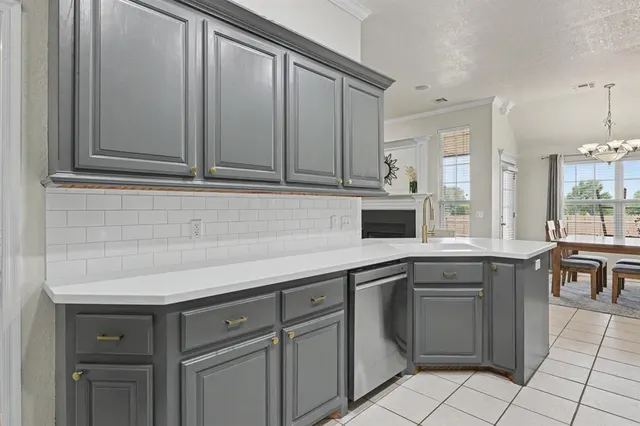 Photo 8 — 1125 S Oakey Drive, Mustang, OK 73064