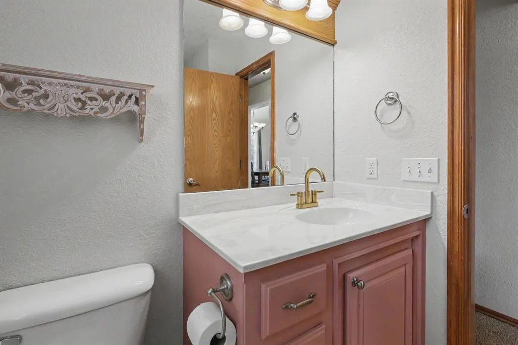 Photo 18 — 1125 S Oakey Drive, Mustang, OK 73064