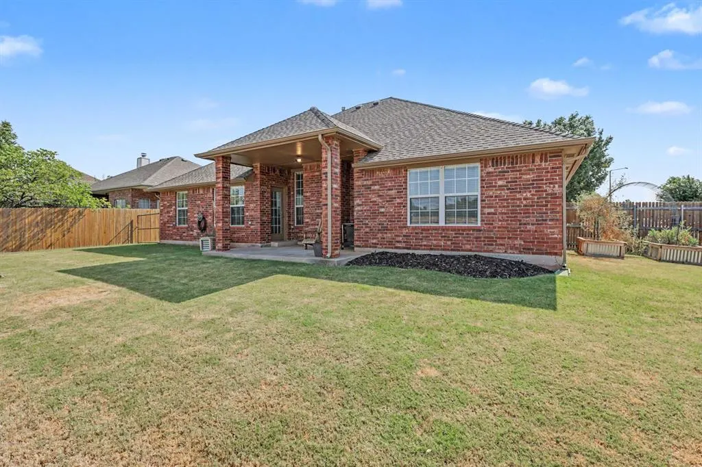 Photo 23 — 1125 S Oakey Drive, Mustang, OK 73064