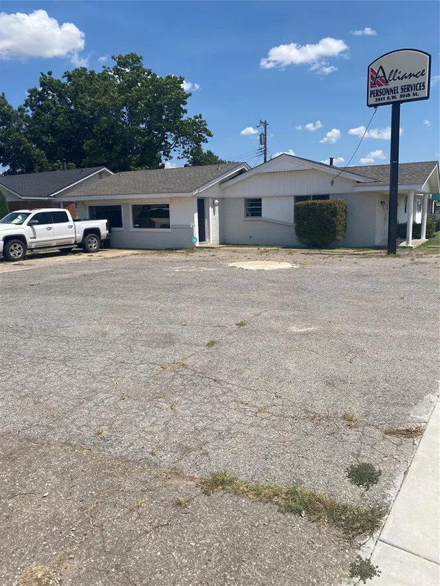 Photo 2 — 2611 SW 59 Street, Oklahoma City, OK 73159