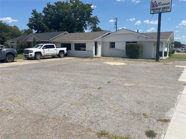 Front exterior — 2611 SW 59 Street, Oklahoma City, OK 73159
