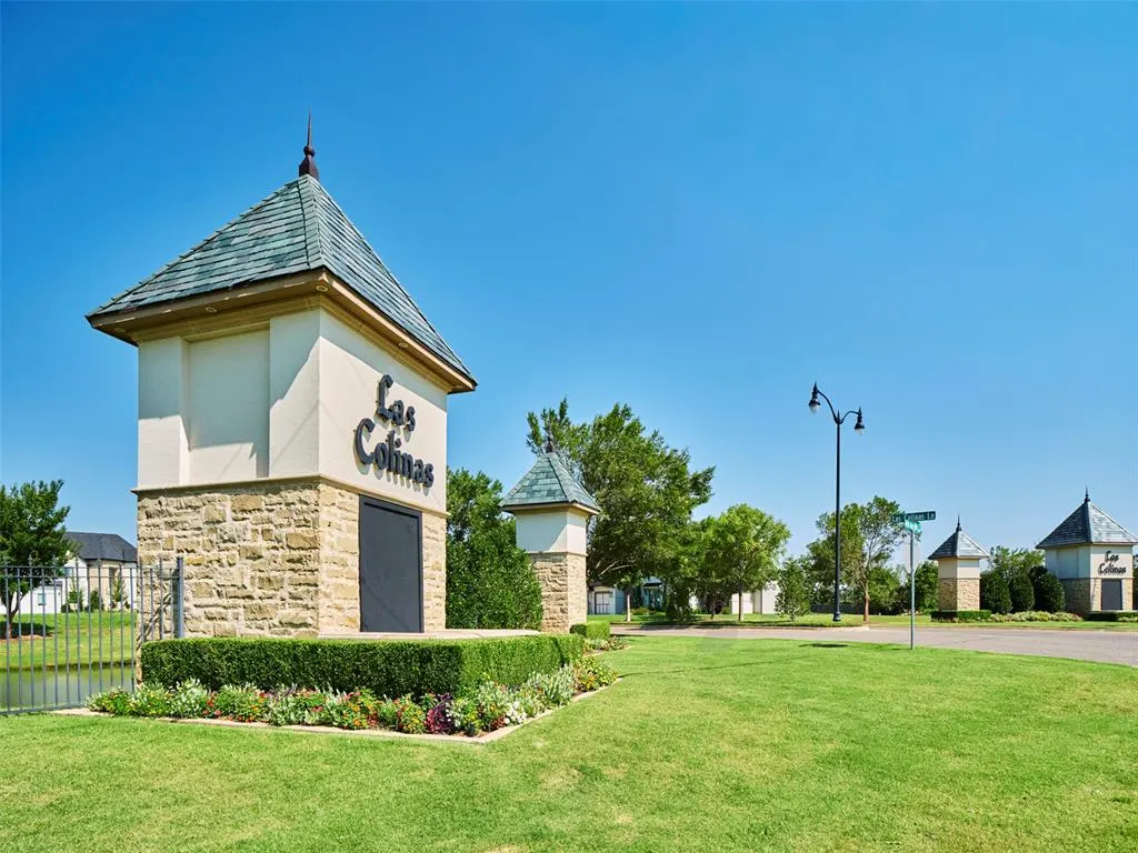 Photo 2 — 3006 Escalon Drive, Norman, OK 73072