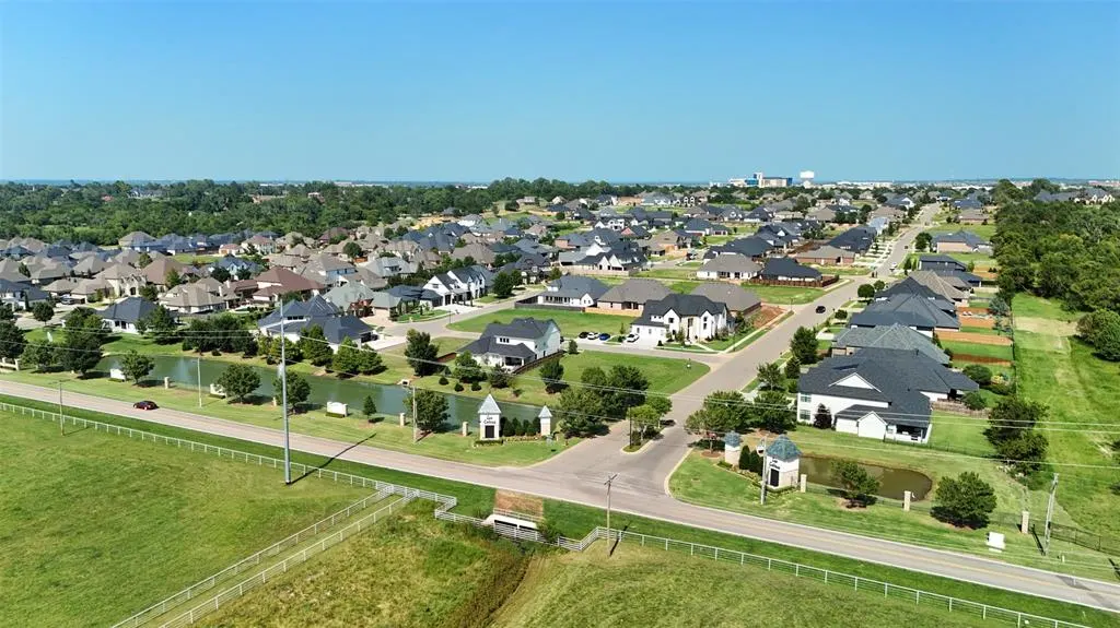 Photo 3 — 3006 Escalon Drive, Norman, OK 73072