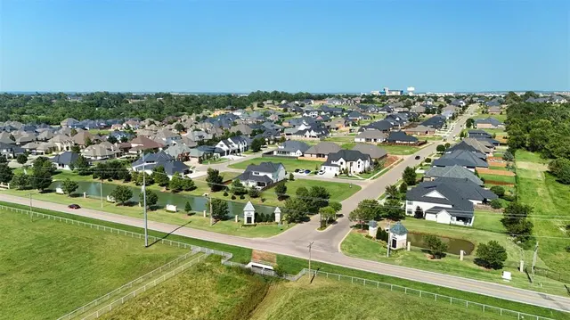 Photo 3 — 4507 Escalon Drive, Norman, OK 73072