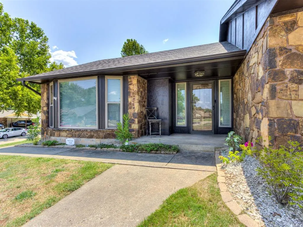Photo 3 — 9724 Kent Drive, Midwest City, OK 73130