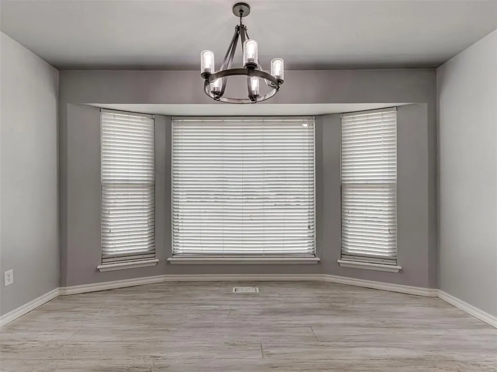 Photo 14 — 9724 Kent Drive, Midwest City, OK 73130