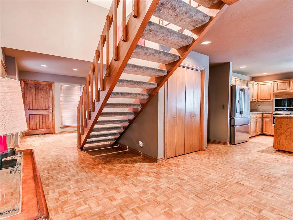 Photo 6 — 12113 Old Farm Circle, Oklahoma City, OK 73120