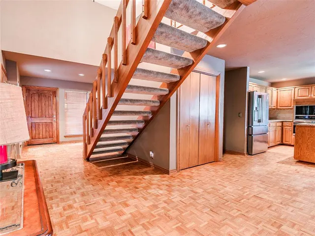 Photo 6 — 12113 Old Farm Circle, Oklahoma City, OK 73120