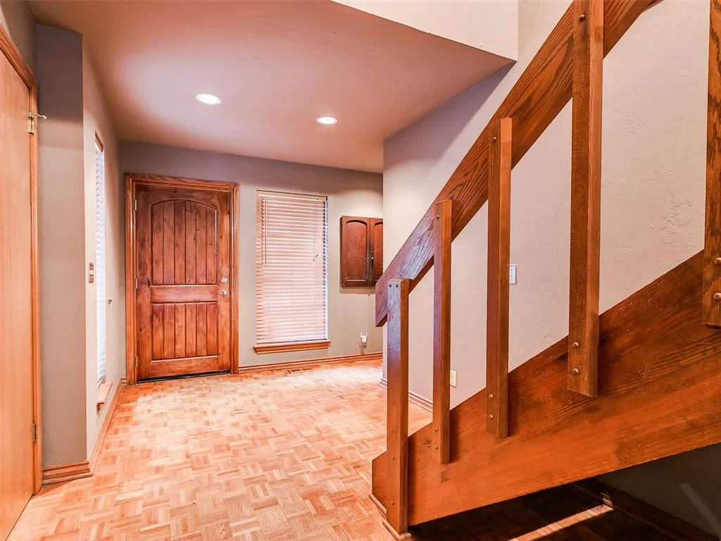 Photo 8 — 12113 Old Farm Circle, Oklahoma City, OK 73120