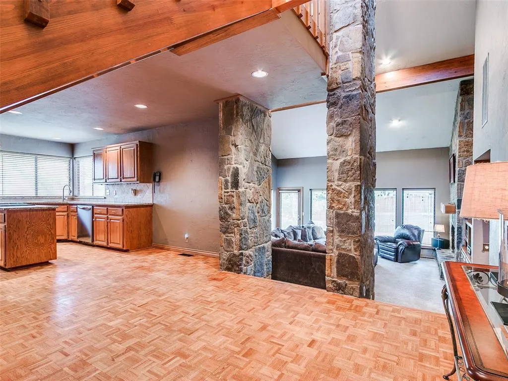 Photo 10 — 12113 Old Farm Circle, Oklahoma City, OK 73120