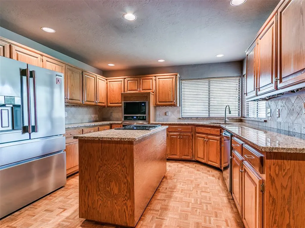 Photo 18 — 12113 Old Farm Circle, Oklahoma City, OK 73120