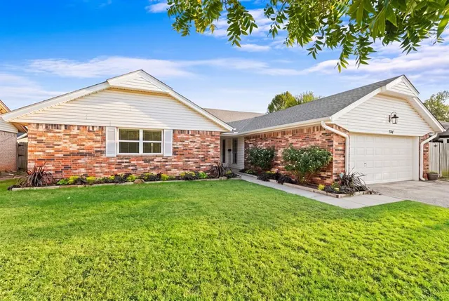 Front exterior — 704 Mabel C Fry Boulevard, Yukon, OK 73099