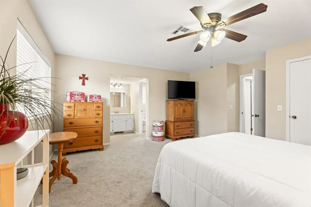 Photo 5 — 704 Mabel C Fry Boulevard, Yukon, OK 73099