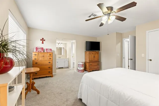 Photo 5 — 704 Mabel C Fry Boulevard, Yukon, OK 73099