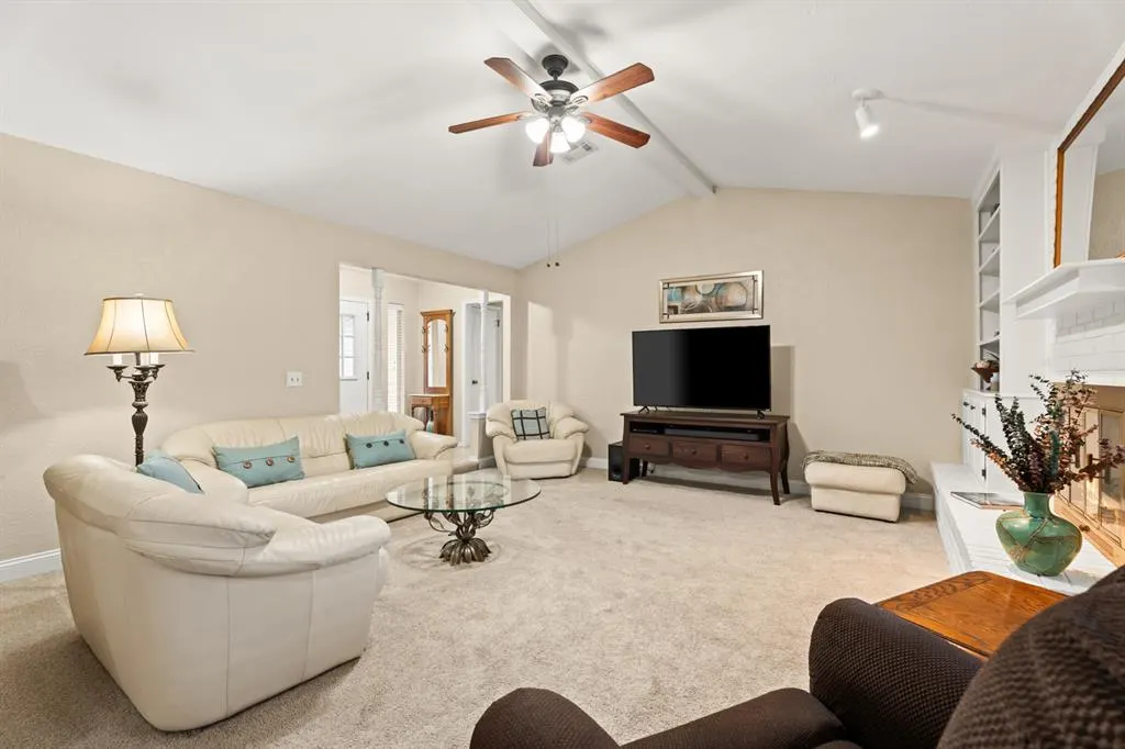 Photo 11 — 704 Mabel C Fry Boulevard, Yukon, OK 73099