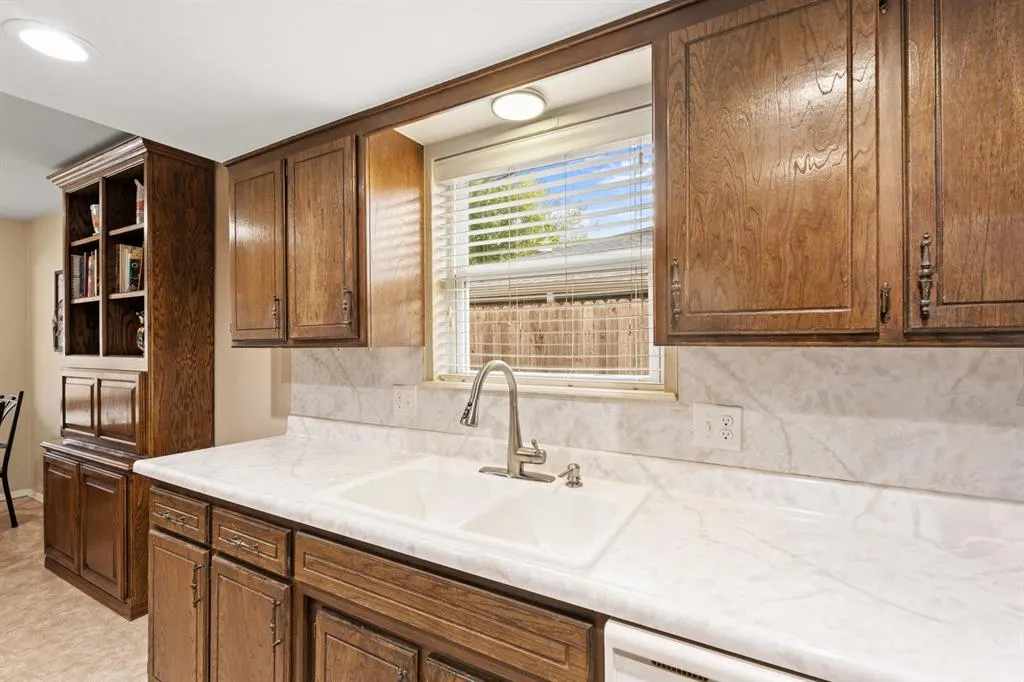 Photo 19 — 704 Mabel C Fry Boulevard, Yukon, OK 73099
