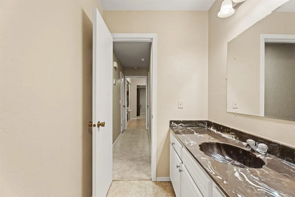 Photo 37 — 704 Mabel C Fry Boulevard, Yukon, OK 73099