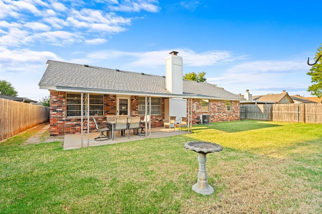 Photo 39 — 704 Mabel C Fry Boulevard, Yukon, OK 73099