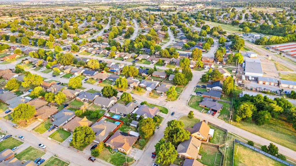 Photo 47 — 704 Mabel C Fry Boulevard, Yukon, OK 73099