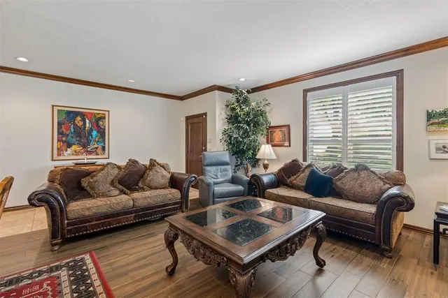Photo 4 — 900 Carfax Road, Edmond, OK 73034