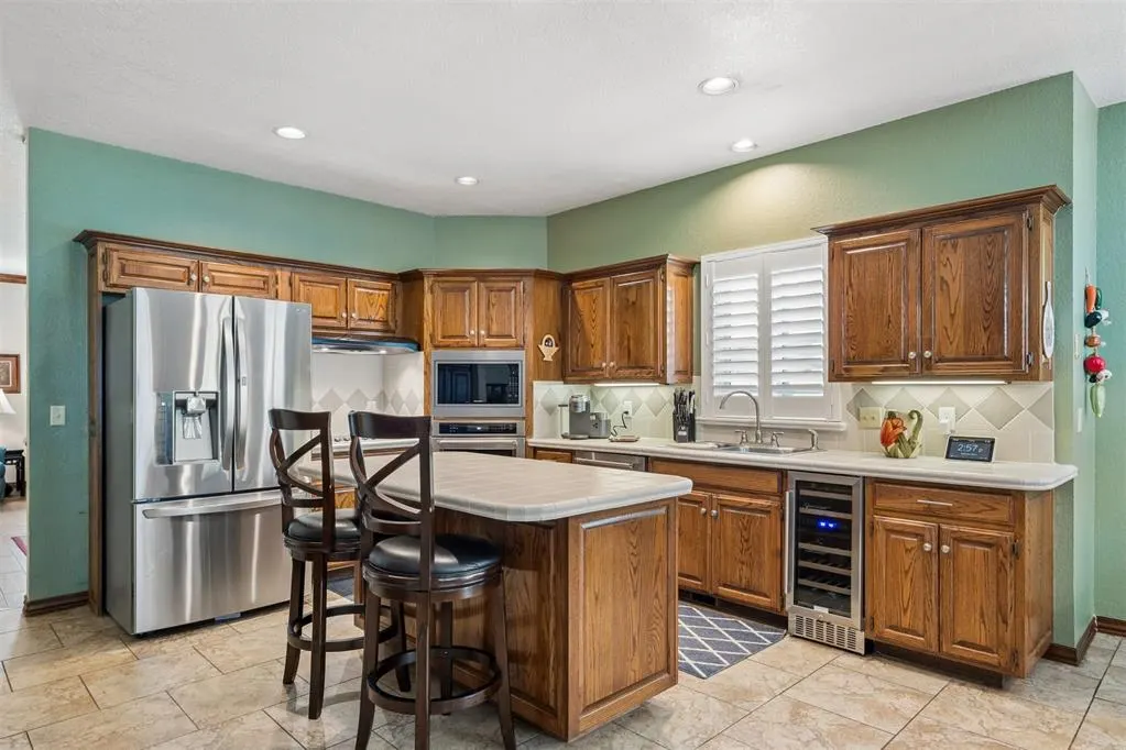 Photo 7 — 900 Carfax Road, Edmond, OK 73034
