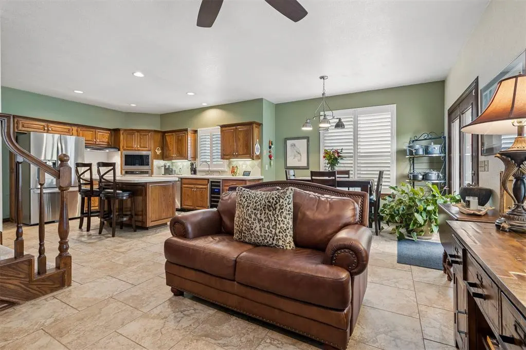 Photo 11 — 900 Carfax Road, Edmond, OK 73034