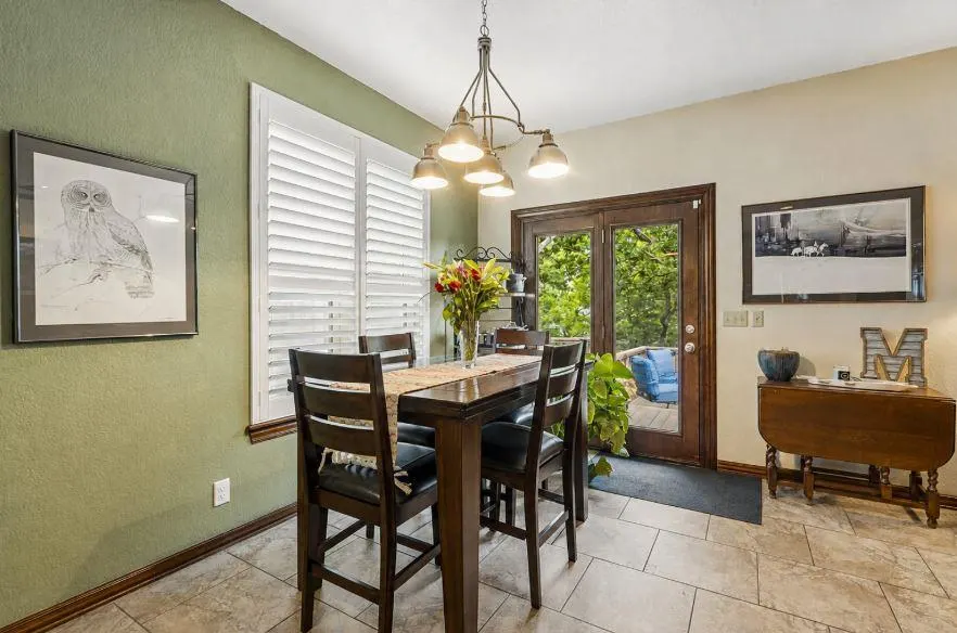 Photo 12 — 900 Carfax Road, Edmond, OK 73034