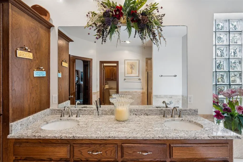 Photo 15 — 900 Carfax Road, Edmond, OK 73034
