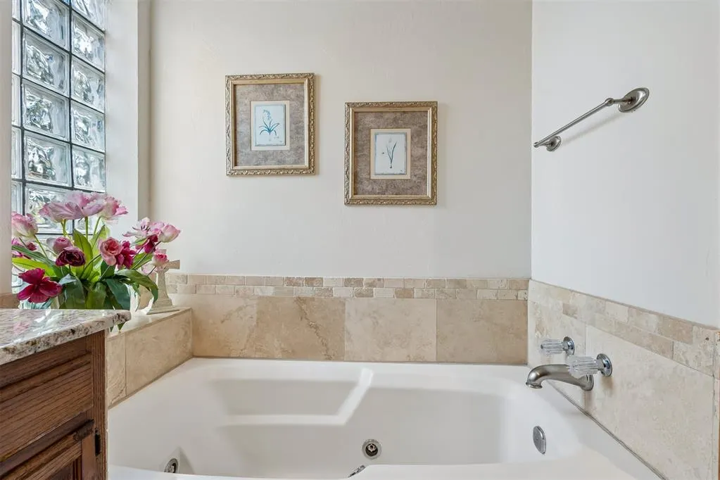 Photo 16 — 900 Carfax Road, Edmond, OK 73034
