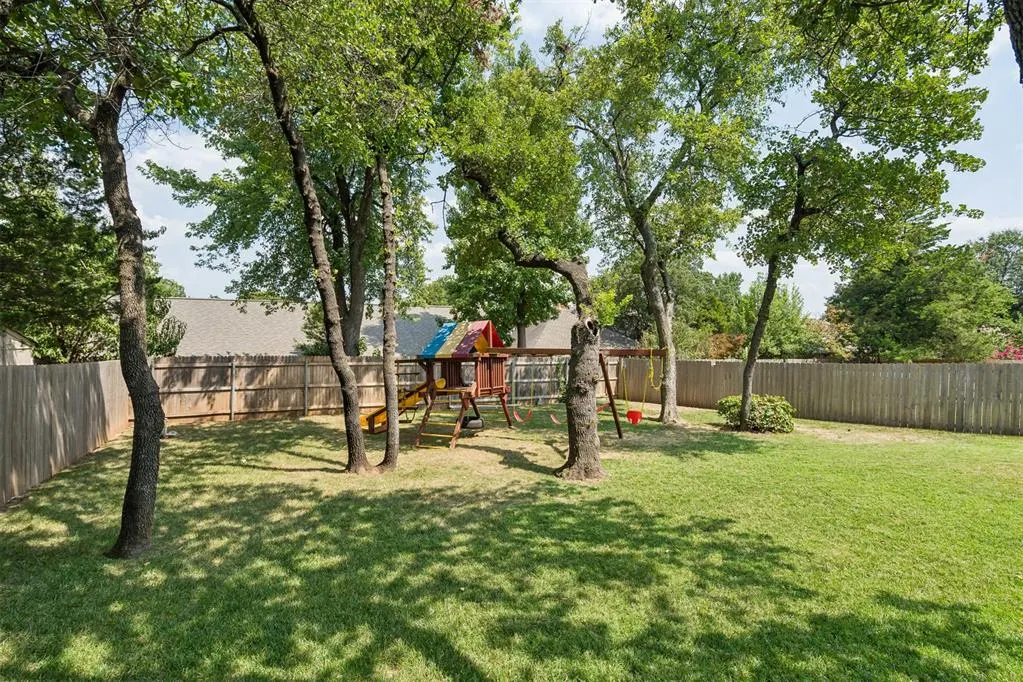 Photo 3 — 900 Carfax Road, Edmond, OK 73034