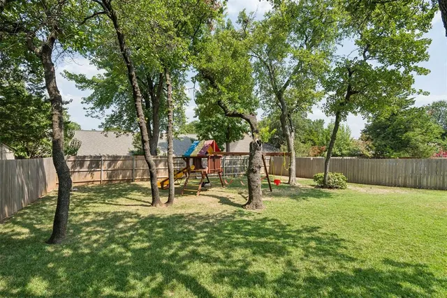 Photo 3 — 900 Carfax Road, Edmond, OK 73034