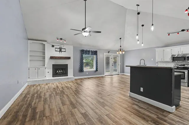 Photo 4 — 10128 Hollyhead Way, Yukon, OK 73099