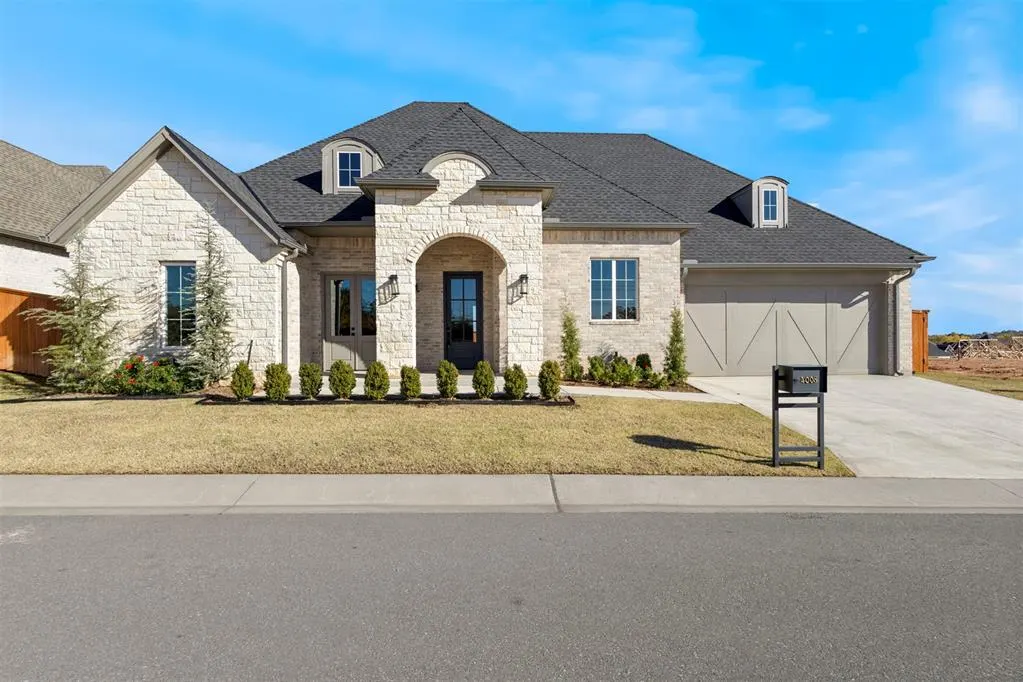 Front exterior — 4008 Stone Briar Trail, Edmond, OK 73034