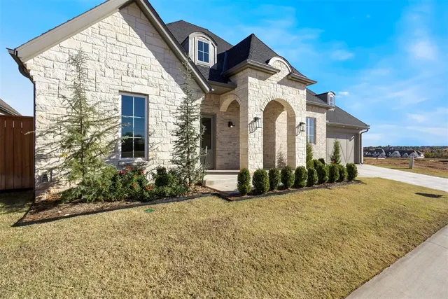 Photo 2 — 4008 Stone Briar Trail, Edmond, OK 73034