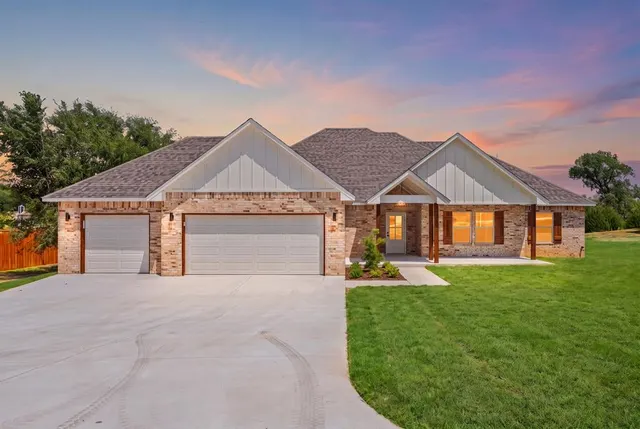 Front exterior — 11420 White Tail Ridge, Guthrie, OK 73044