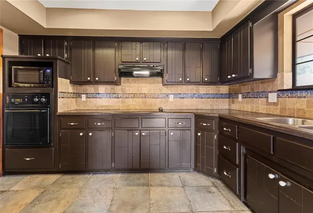 Photo 6 — 911 Claremont Street, Weatherford, OK 73096