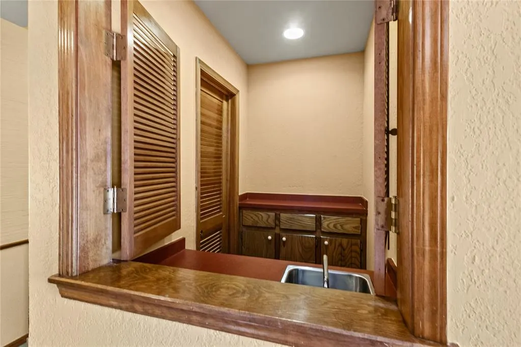 Photo 14 — 911 Claremont Street, Weatherford, OK 73096