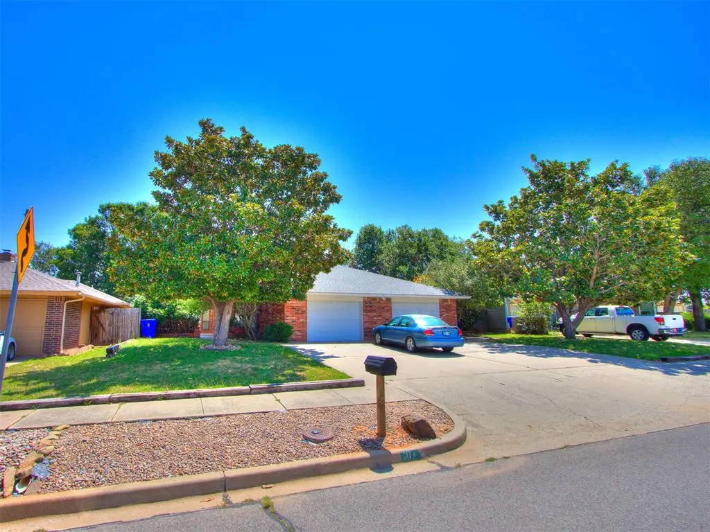 Photo 2 — 105 Willow Branch Road 105-107, Norman, OK 73072