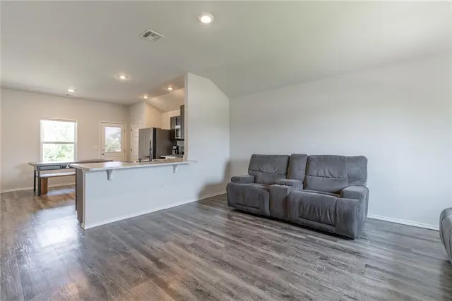 Photo 4 — 1400 Land Run Way, El Reno, OK 73036