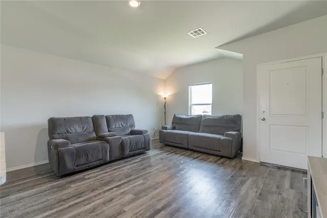 Photo 5 — 1400 Land Run Way, El Reno, OK 73036