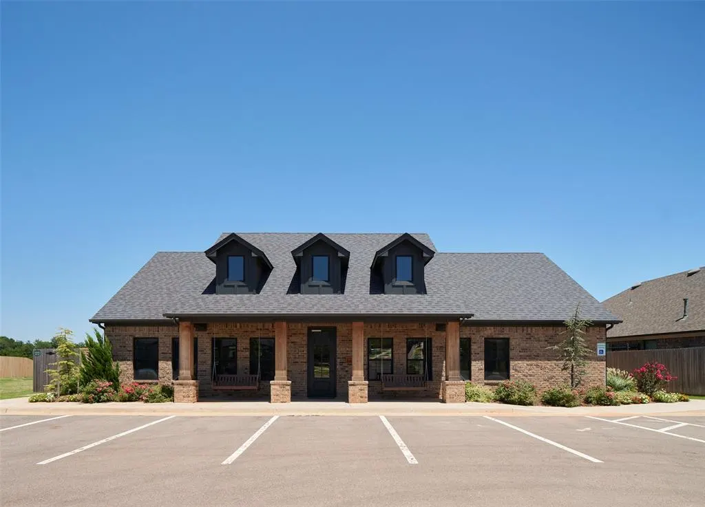 Photo 2 — 1206 Flint Hills Street, Norman, OK 73069