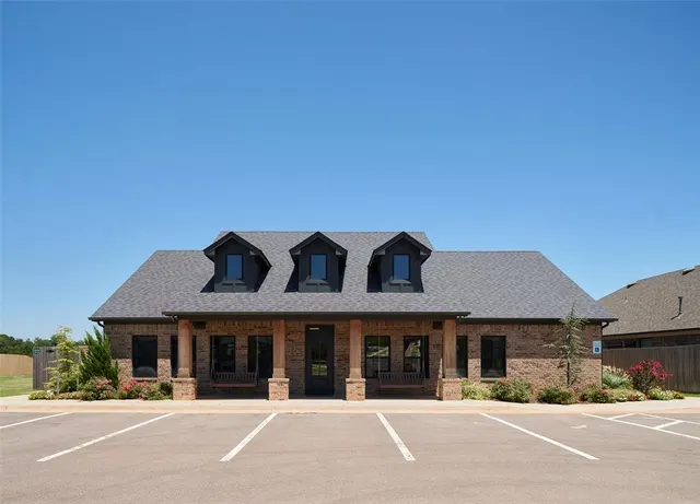 Photo 2 — 1206 Flint Hills Street, Norman, OK 73069