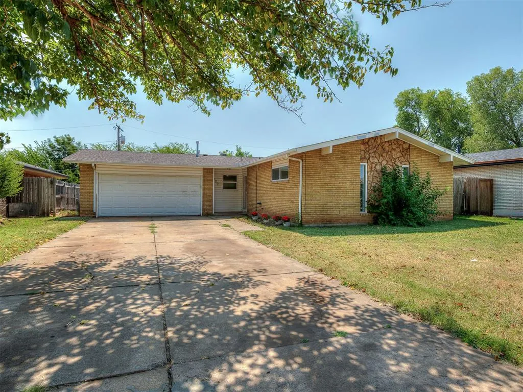 Front exterior — 8900 S Hillcrest Drive, Oklahoma City, OK 73159