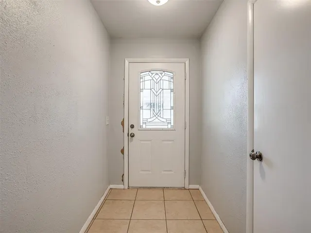 Photo 5 — 8900 S Hillcrest Drive, Oklahoma City, OK 73159