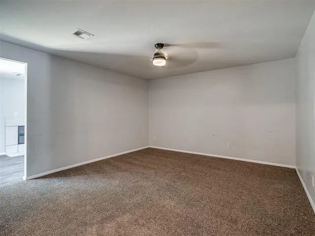 Photo 6 — 8900 S Hillcrest Drive, Oklahoma City, OK 73159